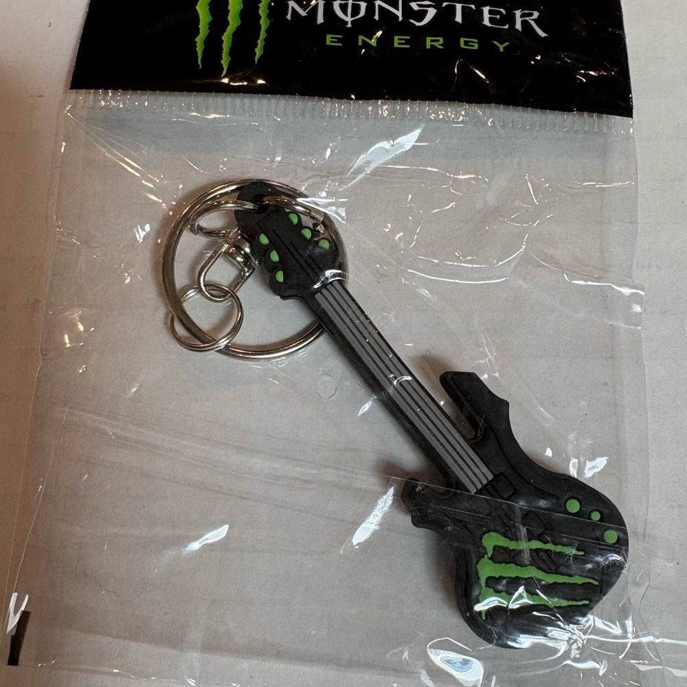 Monster Energy Black and Green Guitar Keychain - Picture 2 of 3